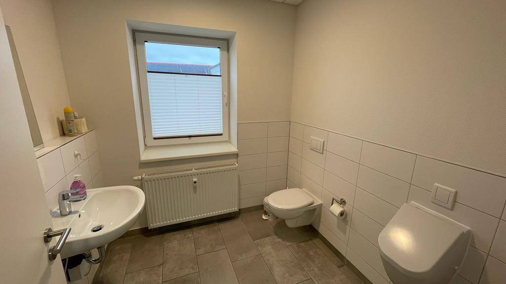 Gewerbeobjekt Rostock Sievershagen - 5 Zimmer, 150 m&sup2;, 1.350&euro; | Angebot:24026537