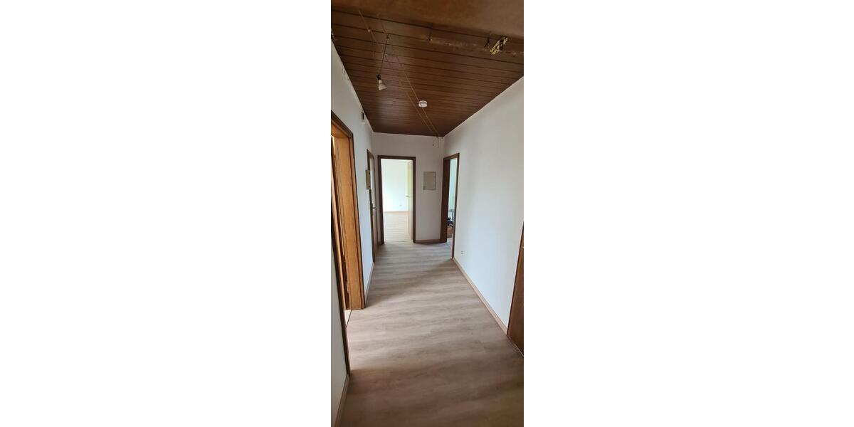 Dachgeschoßwohnung Freudenberg - 3 Zimmer, 75 m&sup2;, 700&euro; | Angebot:25105123