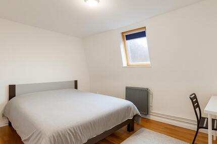 Zimmer zu vermieten room for rent - in Wiesbaden - FRAU female 1 zimmer