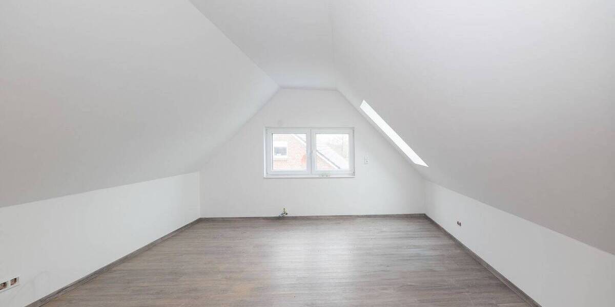 Etagenwohnung Hemmoor Warstade - 3 Zimmer, 96 m&sup2;, 1.055&euro; | Angebot:25692806