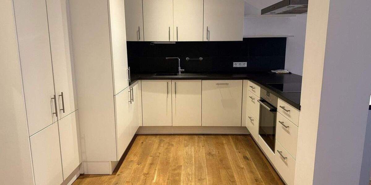 Mehrfamilienhaus, Wohnhaus Frankfurt Höchst - 4 Zimmer, 120 m&sup2;, 2.150&euro; | Angebot:24670171