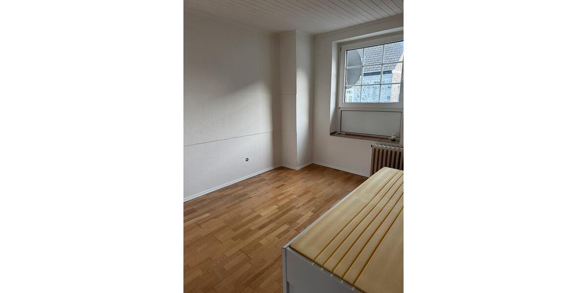 Etagenwohnung Solingen Ohligs - 2 Zimmer, 86 m&sup2;, 1.050&euro; | Angebot:25044677