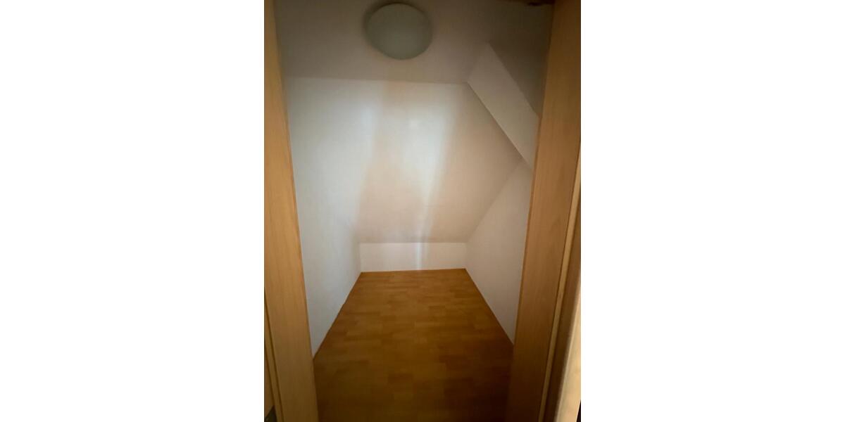Dachgeschoßwohnung Goslar - 2.5 Zimmer, 90 m&sup2;, 765&euro; | Angebot:26131014