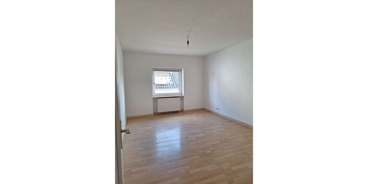 Etagenwohnung Oberursel - 3 Zimmer, 88 m&sup2;, 1.050&euro; | Angebot:25900308