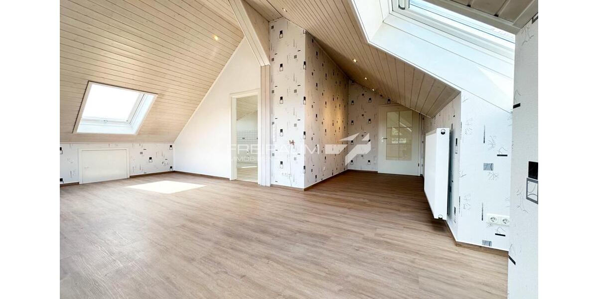 Dachgeschoßwohnung Neunkirchen - 3 Zimmer, 100 m&sup2;, 890&euro; | Angebot:21938623