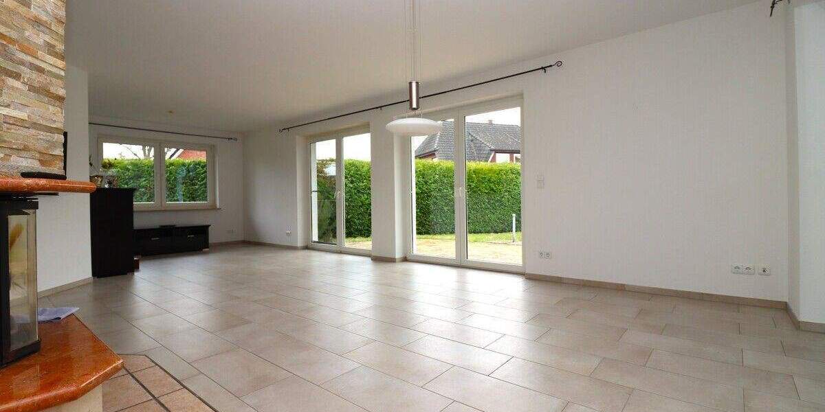 Etagenwohnung Barmstedt - 3 Zimmer, 126 m&sup2;, 1.880&euro; | Angebot:24623320