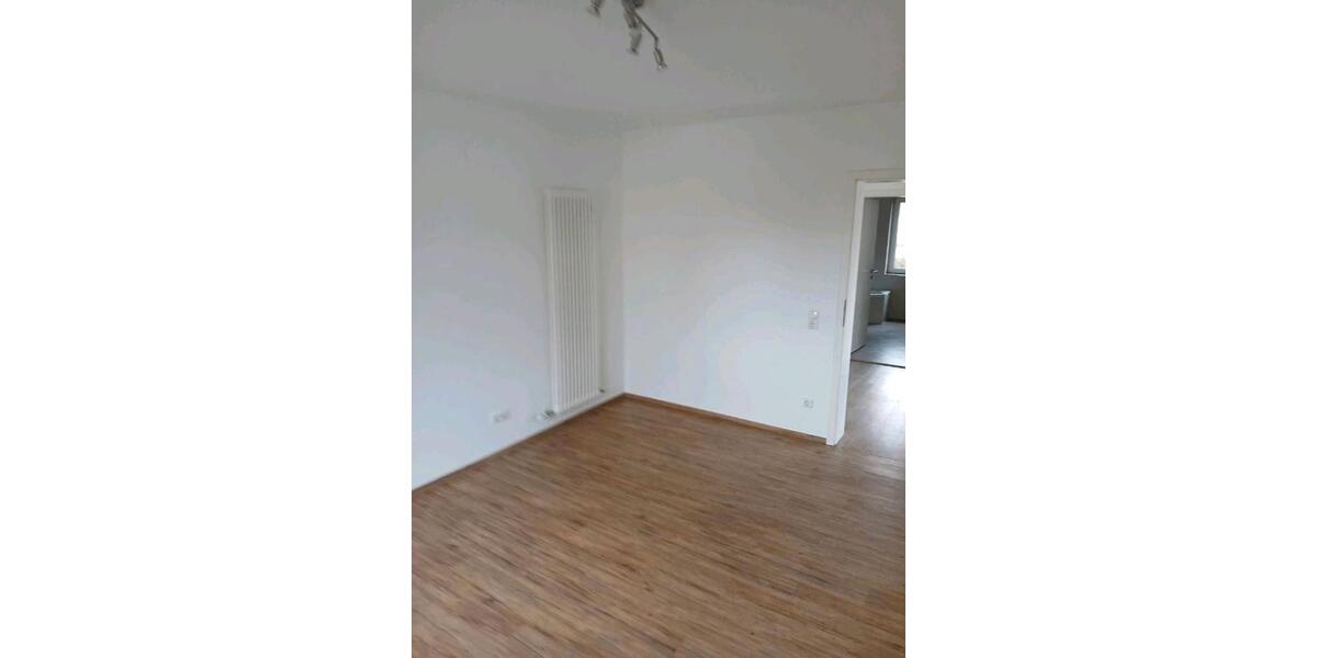 Etagenwohnung Pößneck - 3 Zimmer, 68 m&sup2;, 490&euro; | Angebot:26030081