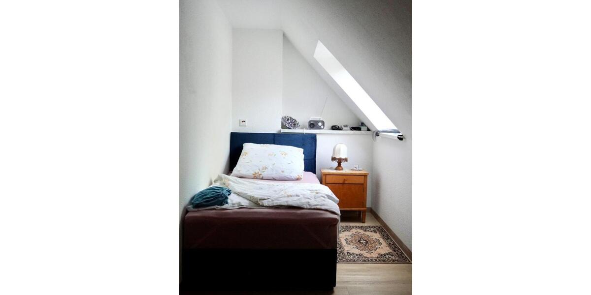 Dachgeschoßwohnung Hohenstein-Ernstthal Ernstthal - 1 Zimmer, 20 m&sup2;, 520&euro; | Angebot:18908378