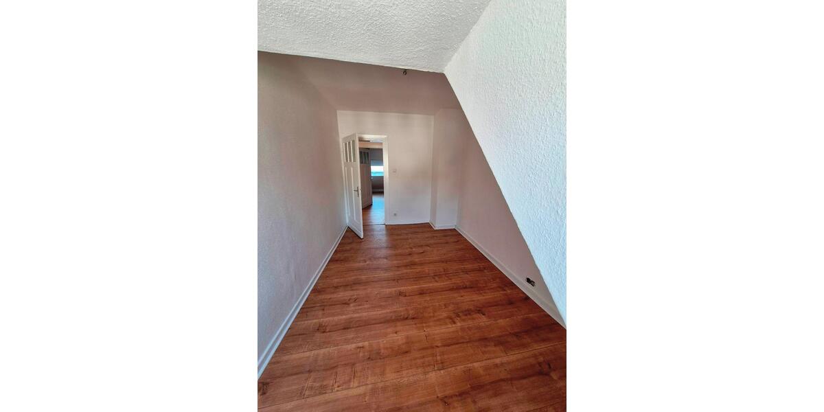 Dachgeschoßwohnung Herne - 3.5 Zimmer, 75 m&sup2;, 560&euro; | Angebot:26033806