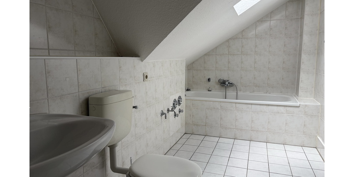Wohnen über dem Buttermarkt - Dachgeschoßwohnung Gotha | Angebot:27025378