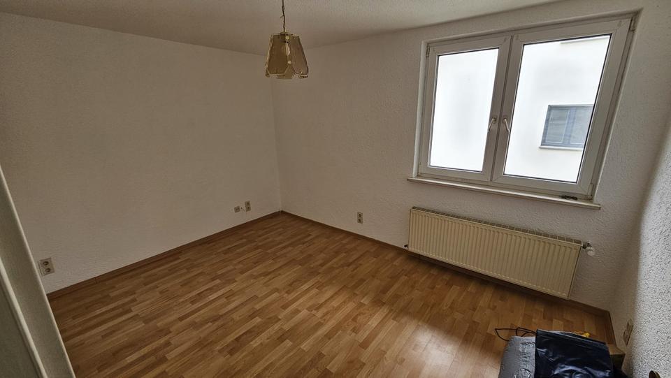 Etagenwohnung Wiesbaden Biebrich - 4 Zimmer, 103 m&sup2;, 1.600&euro; | Angebot:26481546
