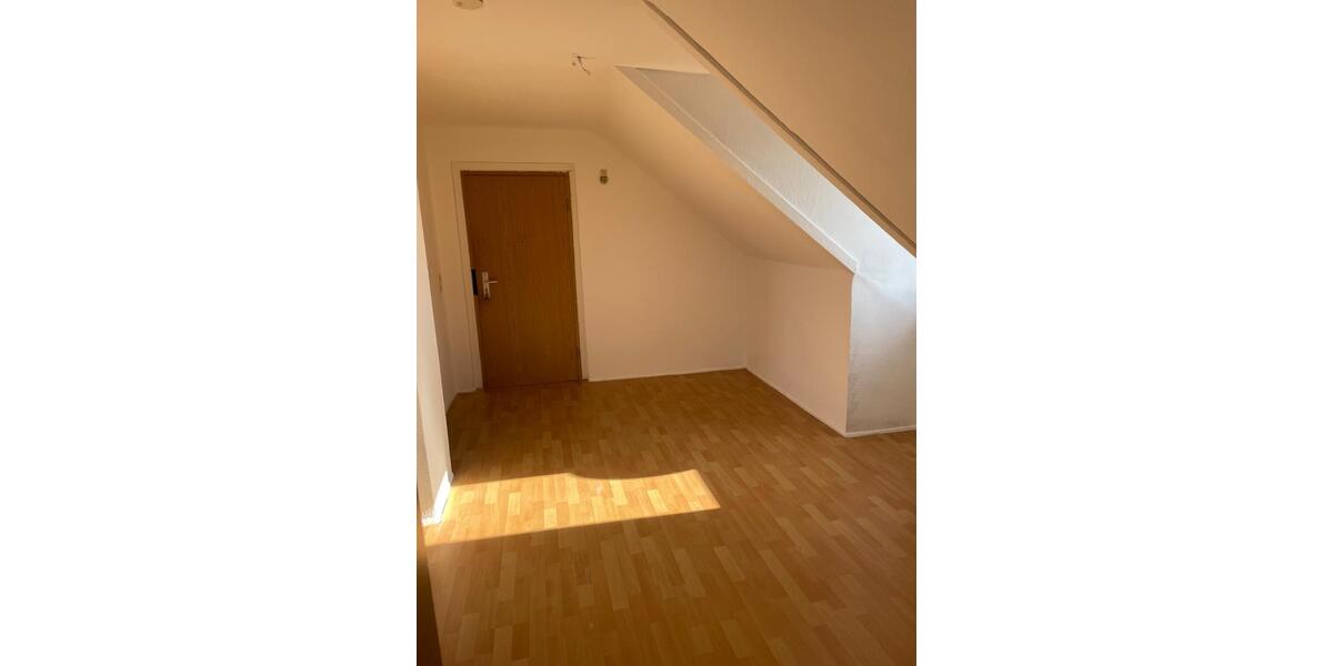 Dachgeschoßwohnung Barby - 2 Zimmer, 37 m&sup2;, 220&euro; | Angebot:26144603
