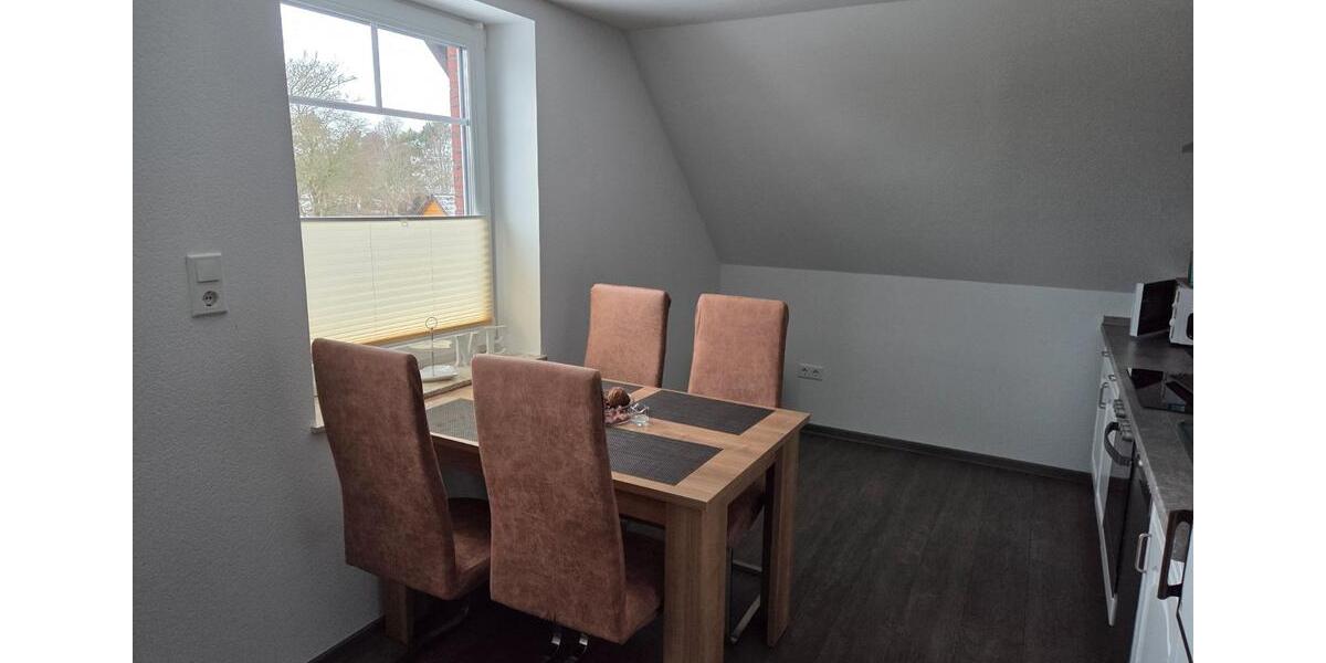 Dachgeschoßwohnung Aurich Georgsfeld und Tannenhausen - 3 Zimmer, 80 m&sup2;, 950&euro; | Angebot:25988502