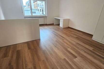 Wohnung zum Mieten in Karlsruhe 300 € 12 m² 1 zimmer