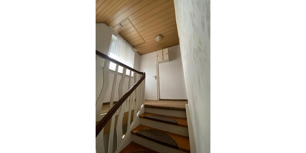 Einfamilienhaus Eisenberg (Pfalz) - 8 Zimmer, 167 m&sup2;, 2.000&euro; | Angebot:24673530