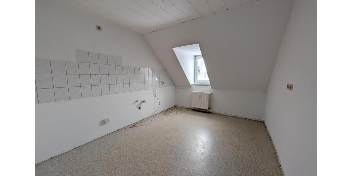 Dachgeschoßwohnung Aschersleben - 3 Zimmer, 70 m&sup2;, 400&euro; | Angebot:24815707