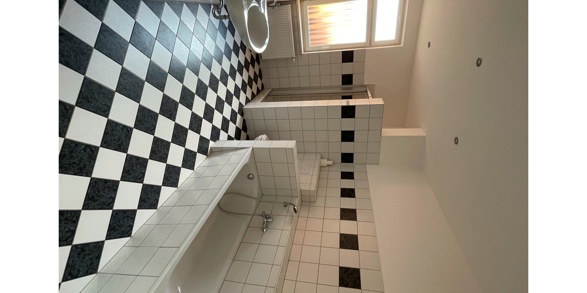 Etagenwohnung Eisenach - 2 Zimmer, 69 m&sup2;, 430&euro; | Angebot:26292843