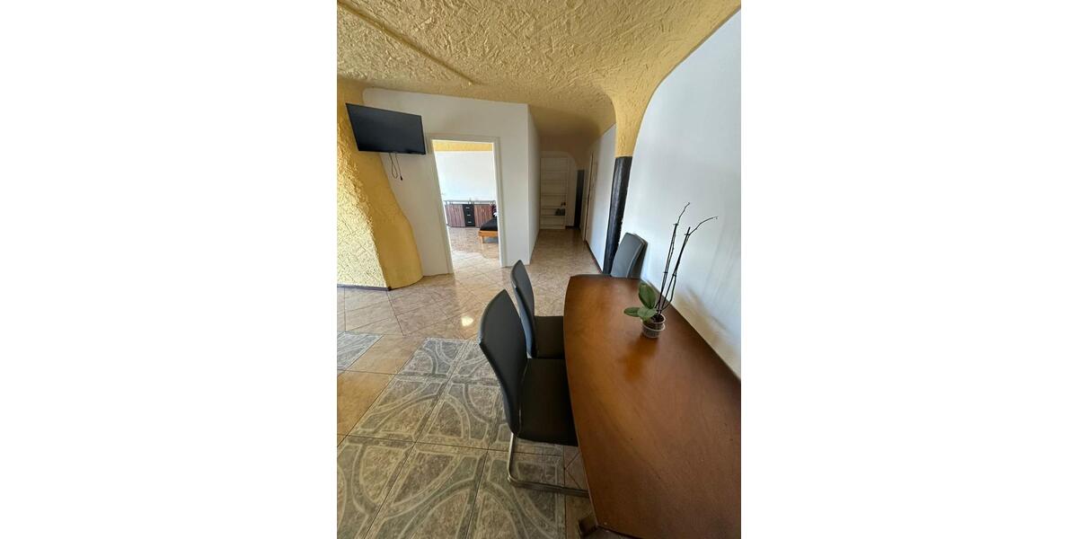 Mit Terrasse-helle, teilmöblierte 2,5-Zimmer Wohnung zu vermieten 2.5 zimmer