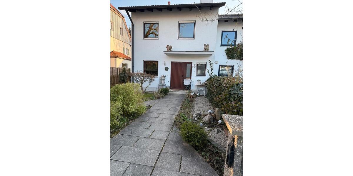 Etagenwohnung München Trudering-Riem - 5 Zimmer, 130 m&sup2;, 2.500&euro; | Angebot:25843466