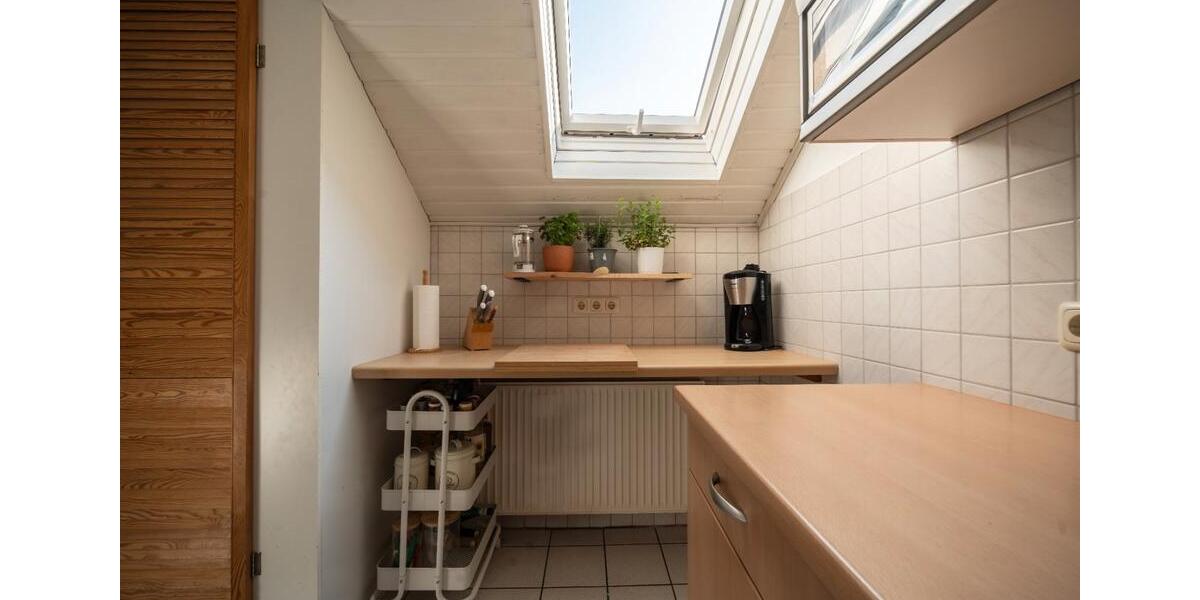 Dachgeschoßwohnung Essen Stadtbezirk VIII - 2 Zimmer, 65 m&sup2;, 1.200&euro; | Angebot:26149272