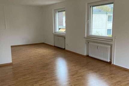 Wohnung Bückeburg - 3 Zimmer, 74 m&sup2;, 690&euro; | Angebot:26818856