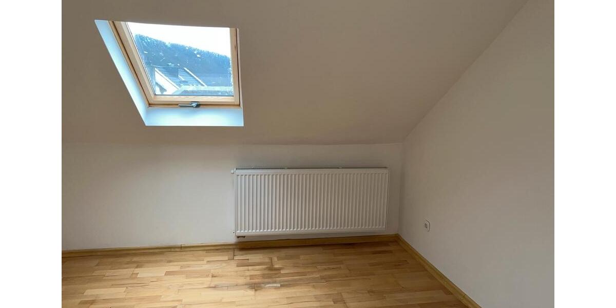 Dachgeschoßwohnung Rüdesheim am Rhein - 3 Zimmer, 124 m&sup2;, 950&euro; | Angebot:25795144