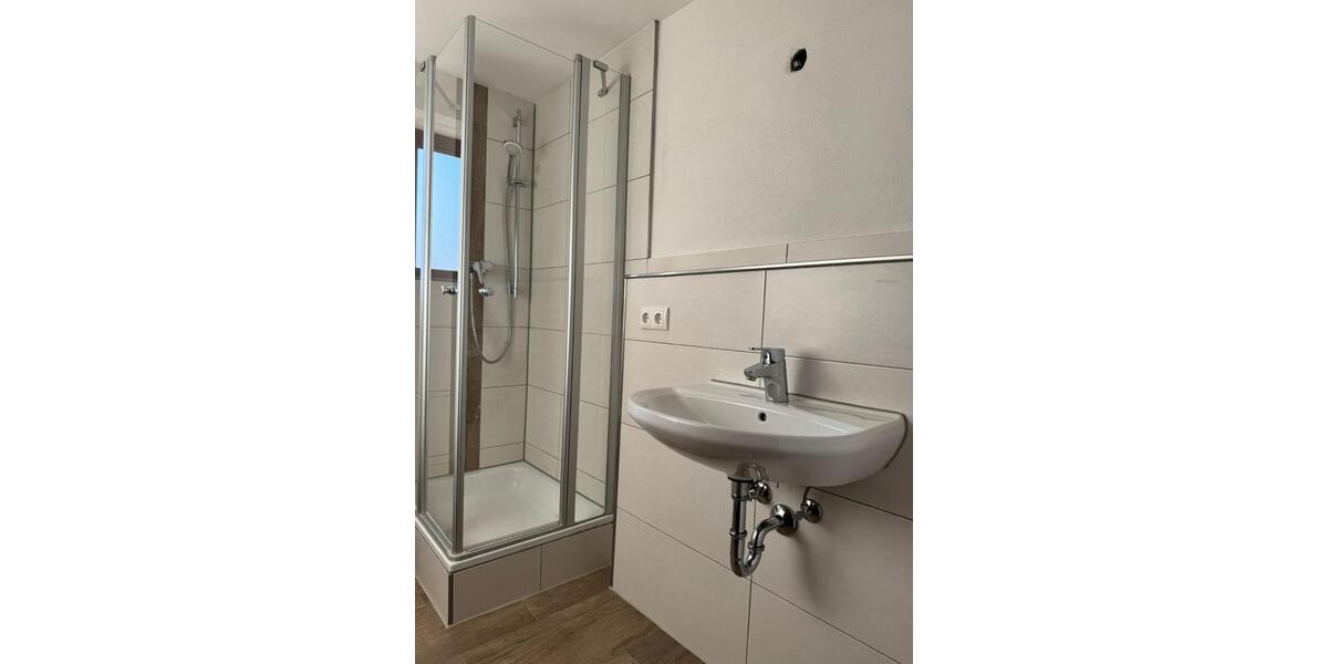 Reihenhaus Steindorf - 6 Zimmer, 153 m&sup2;, 1.500&euro; | Angebot:25969563