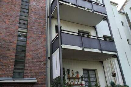 Tolle 2-Raum Whg mit Balkon, Bad mit Fenster, Wanne, Spots - Außenrollos 2 zimmer