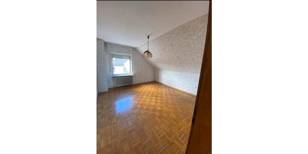 Einfamilienhaus Uersfeld - 5 Zimmer, 215 m&sup2;, 1.200&euro; | Angebot:26699374