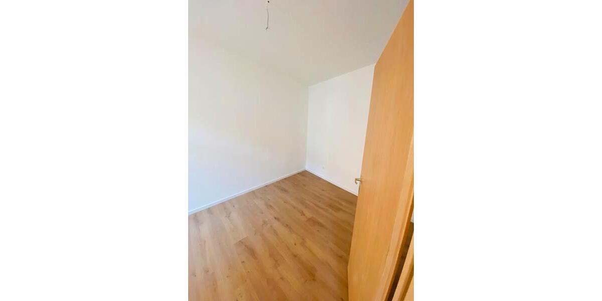 Etagenwohnung Meerane - 2 Zimmer, 58 m&sup2;, 290&euro; | Angebot:25376877