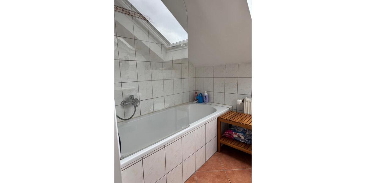 Dachgeschoßwohnung Würzburg Steinbachtal - 3 Zimmer, 75 m&sup2;, 830&euro; | Angebot:25332242