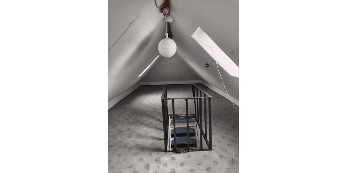 Dachgeschoßwohnung Velbert - 4 Zimmer, 100 m&sup2;, 1.400&euro; | Angebot:26461496
