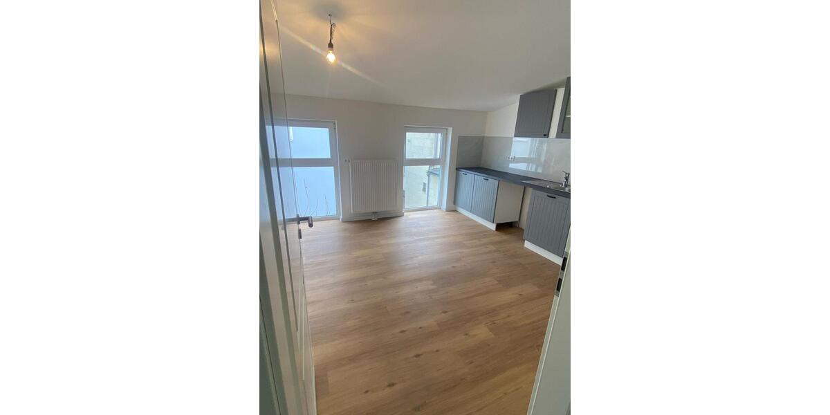 Dachgeschoßwohnung Elmshorn - 4 Zimmer, 120 m&sup2;, 1.350&euro; | Angebot:26296591