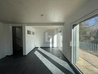 MODERN, MEHRERE TERRASSEN UND BLICK INS GRÜNE - Doppelhaushälfte Starnberg | Angebot:26838268