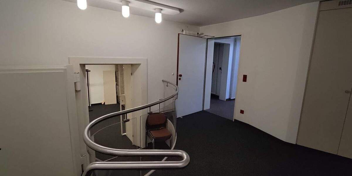 Gewerbeobjekt Remscheid Nord - 5 Zimmer, 257 m&sup2;, 2.190&euro; | Angebot:24027043