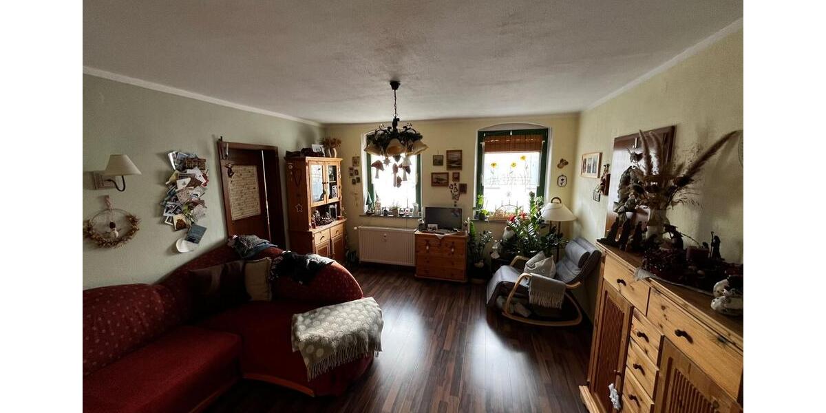 kleine hübsche Dachgeschosswohnung 2 zimmer