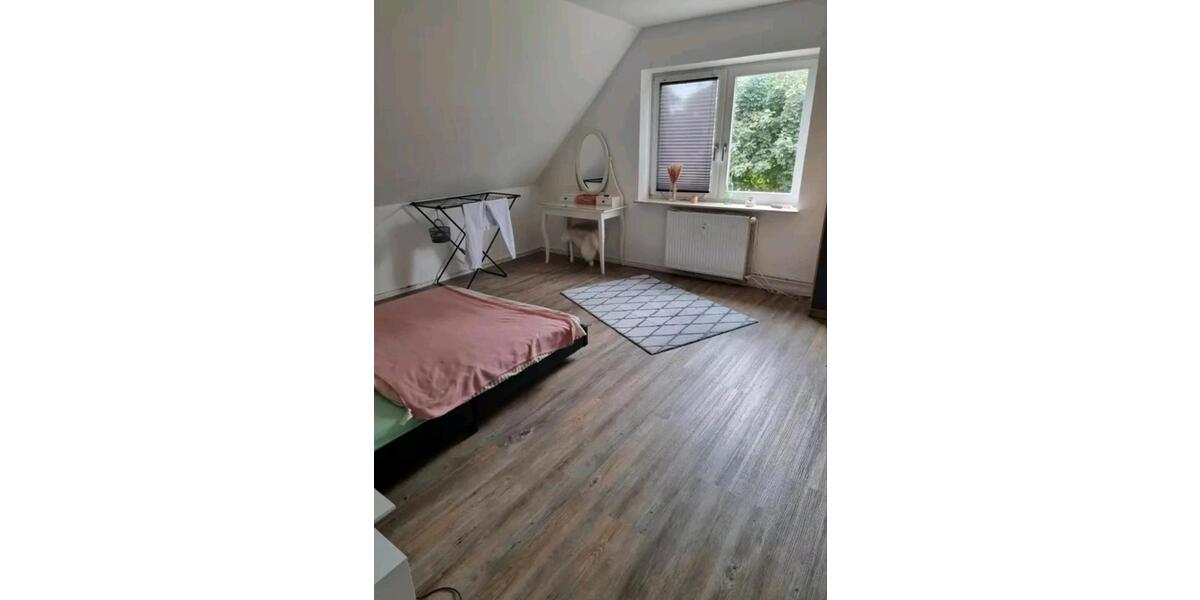 Dachgeschoßwohnung Bredstedt - 3 Zimmer, 80 m&sup2;, 820&euro; | Angebot:25270669