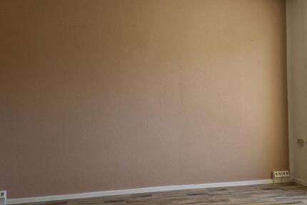 Sofort bezugsfertig, familienfreundliche 3 - Raumwohnung mit Balkon in der Sachsenallee 104! 3 zimmer