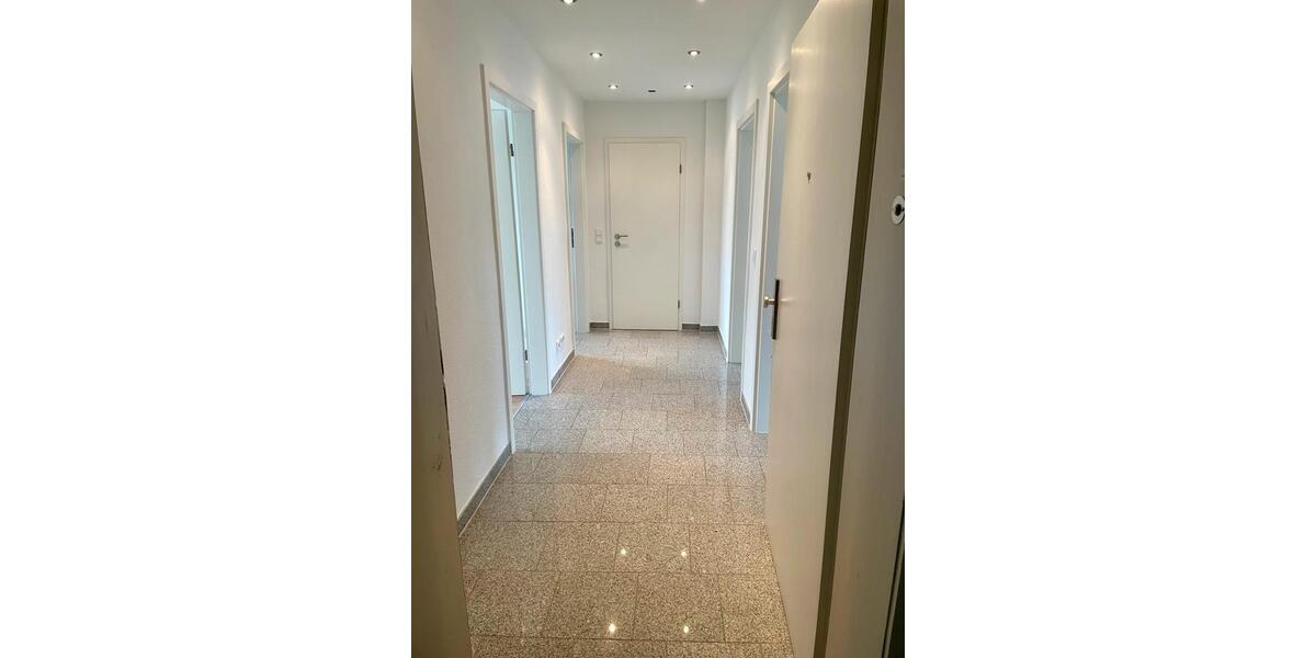 Etagenwohnung Hannover Vahrenwald-List - 3 Zimmer, 75 m&sup2;, 1.100&euro; | Angebot:26024224