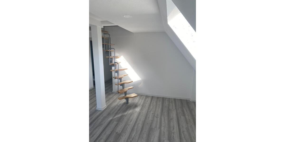 Dachgeschoßwohnung Ötisheim - 2.5 Zimmer, 50 m&sup2;, 1.200&euro; | Angebot:24846736