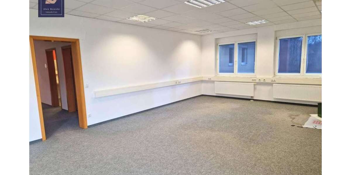 Firmenkomplex mit Garage und Einliegerwohnung 22 zimmer