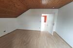 3- Zi. DG Wohnung mit 2 Balkonen und Garage