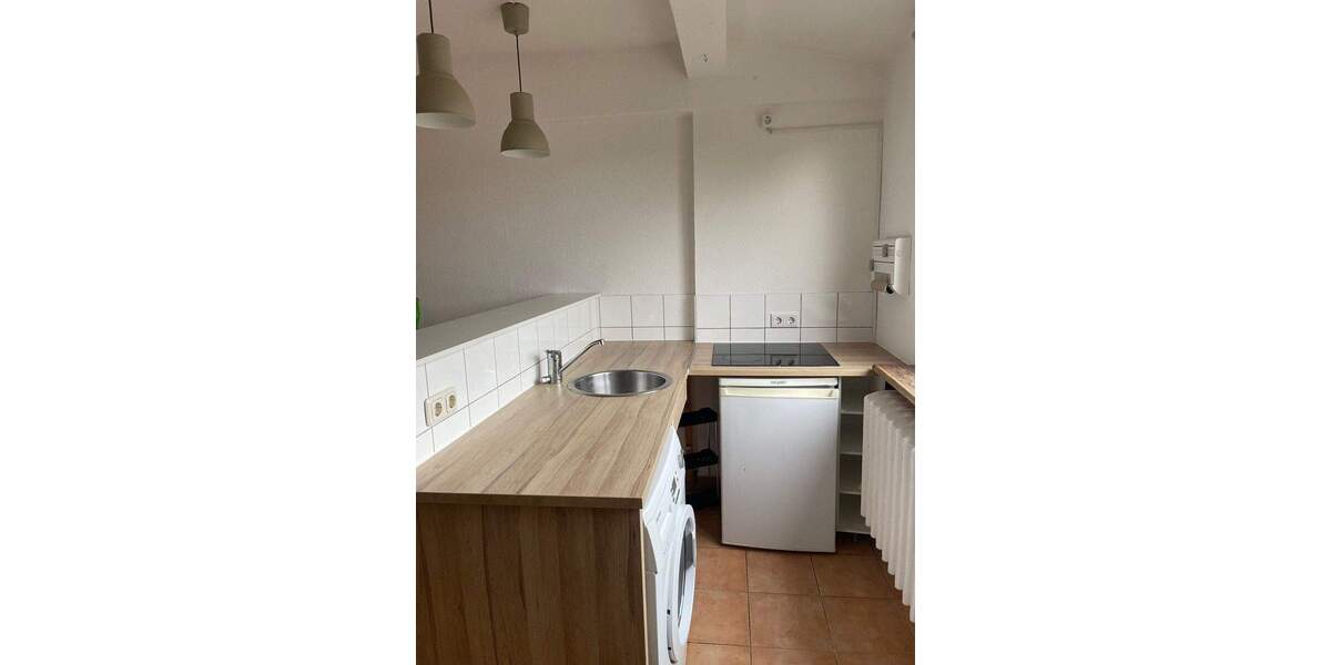 Charmante zwei-Zimmer DG-Wohnung in Köln-Braunsfeld mit Gartennutzung - Bitte nur schriftliche Bewerbungen - 2 zimmer