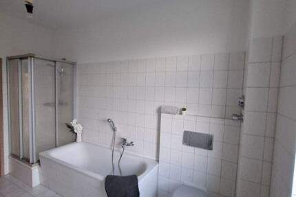 SCHÖNE WOHNUNG MIT BALKON - EINBAUKÜCHE AUF WUNSCH MÖGLICH! 2 zimmer