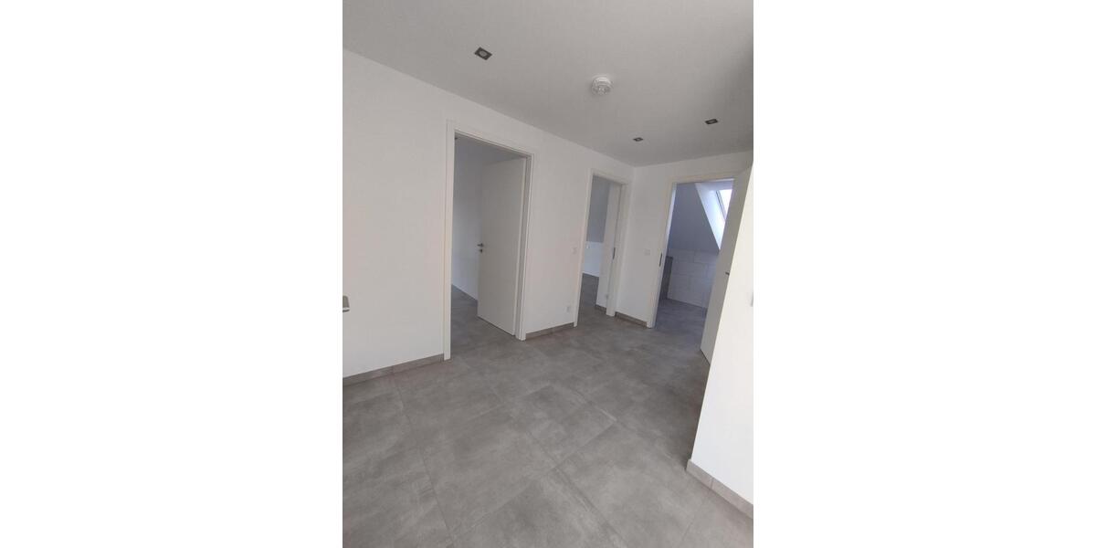 Dachgeschoßwohnung Obernburg am Main - 4 Zimmer, 113 m&sup2;, 1.440&euro; | Angebot:25432034