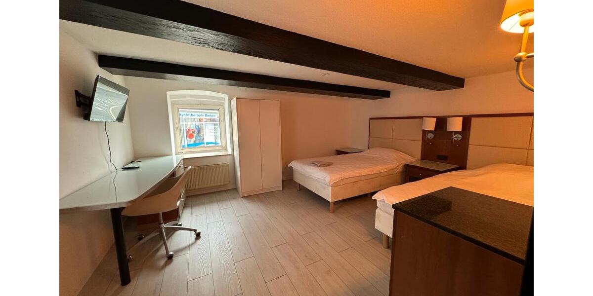 Wohnen auf Zeit Werdohl - 8 Zimmer, 190 m&sup2;, 10&euro; | Angebot:26127806