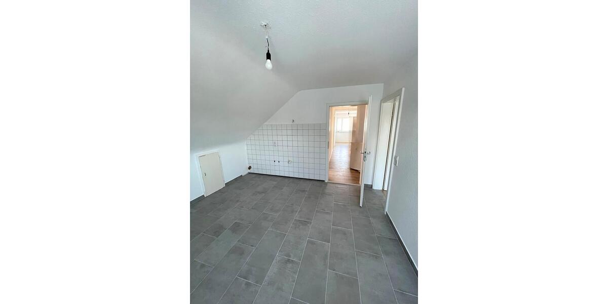 Dachgeschoßwohnung Haigerloch - 3 Zimmer, 78 m&sup2;, 680&euro; | Angebot:26004500