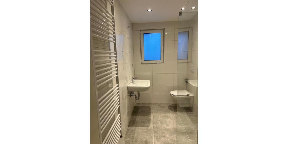 Zwei Generationen Haus komplett saniert, mit großen Garten 6 zimmer