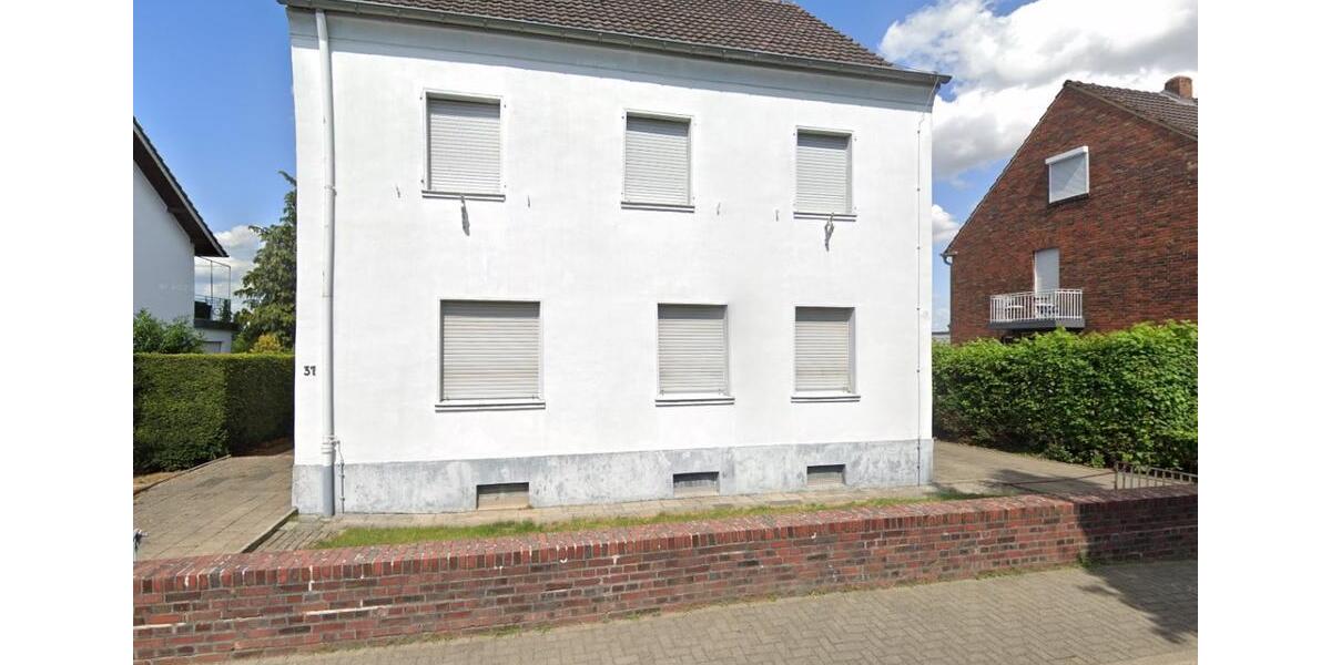 Großzügiges Einfamilienhaus mit WintergartenCarportGarten 9 zimmer