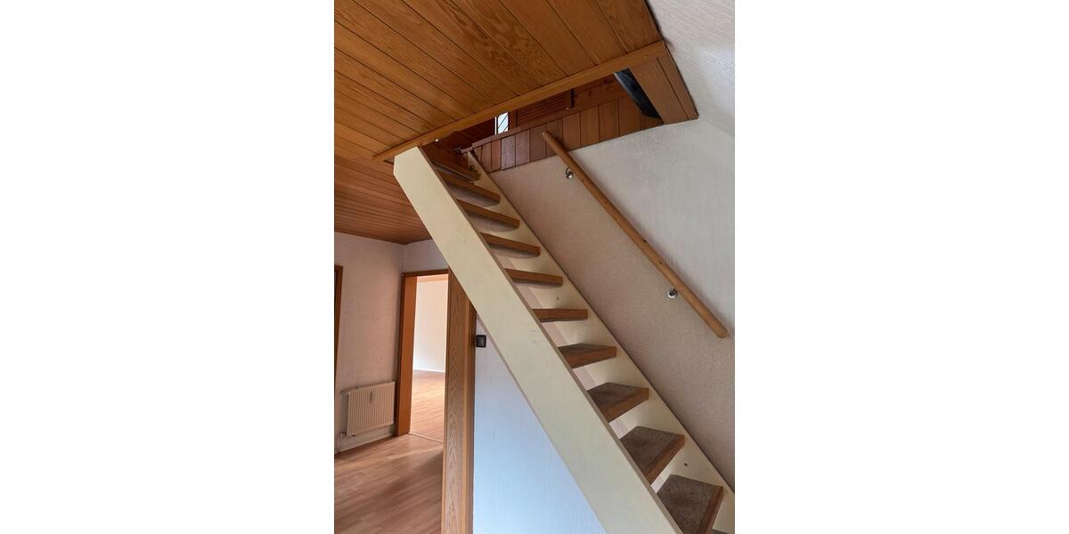 Dachgeschoßwohnung Wiehl - 1 Zimmer, 100 m&sup2;, 1.000&euro; | Angebot:24617726